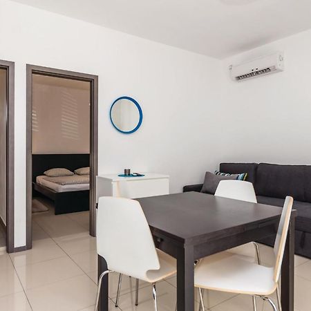 Nice Apartment In Mandre With Wifi Exteriör bild