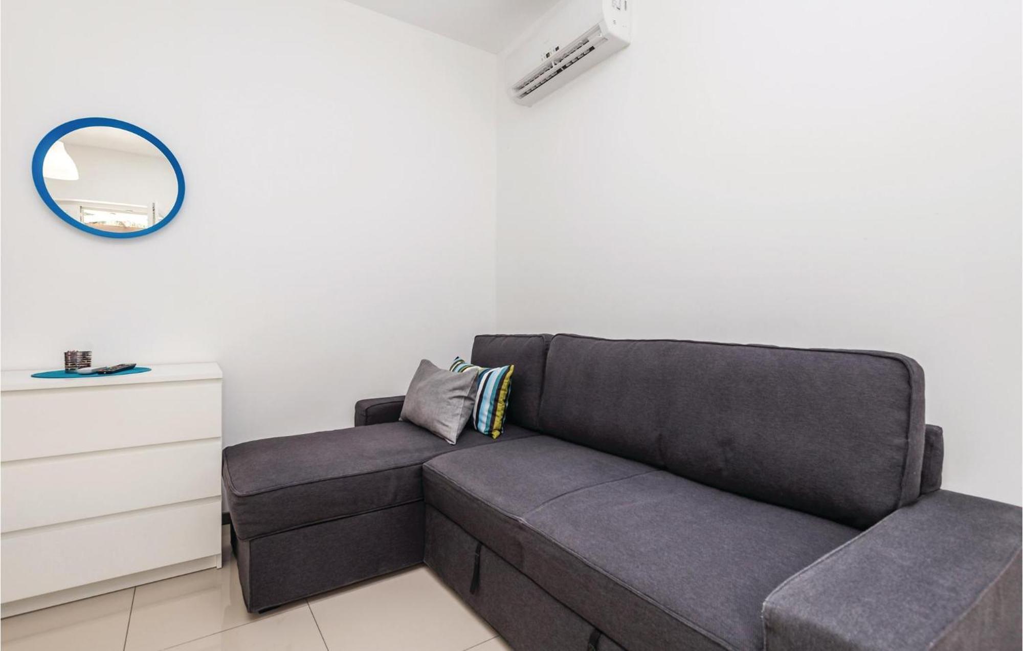 Nice Apartment In Mandre With Wifi Exteriör bild